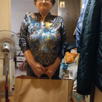 Провели раздачу продуктов подопечным