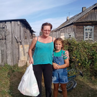 Провели раздачу продуктов подопечным